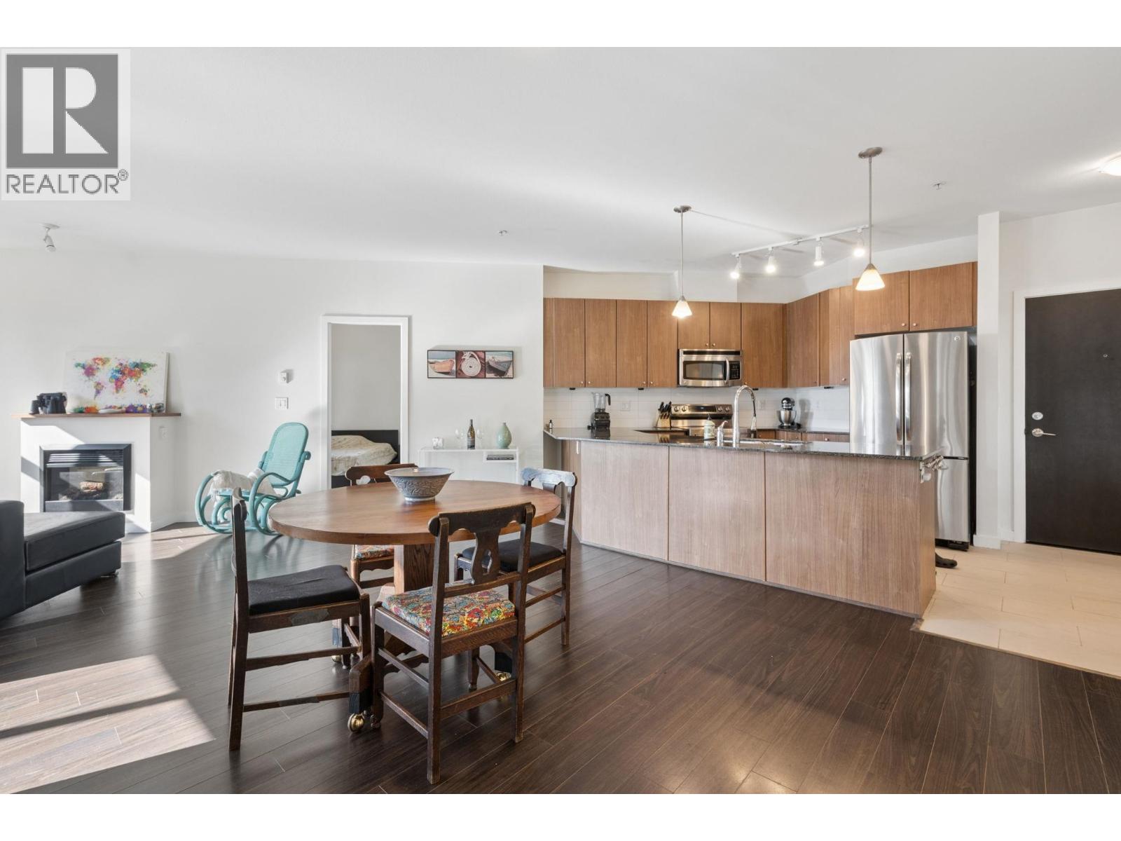 307 245 Ross Drive, New Westminster, British Columbia  V3L 0C6 - Photo 6 - R3159300