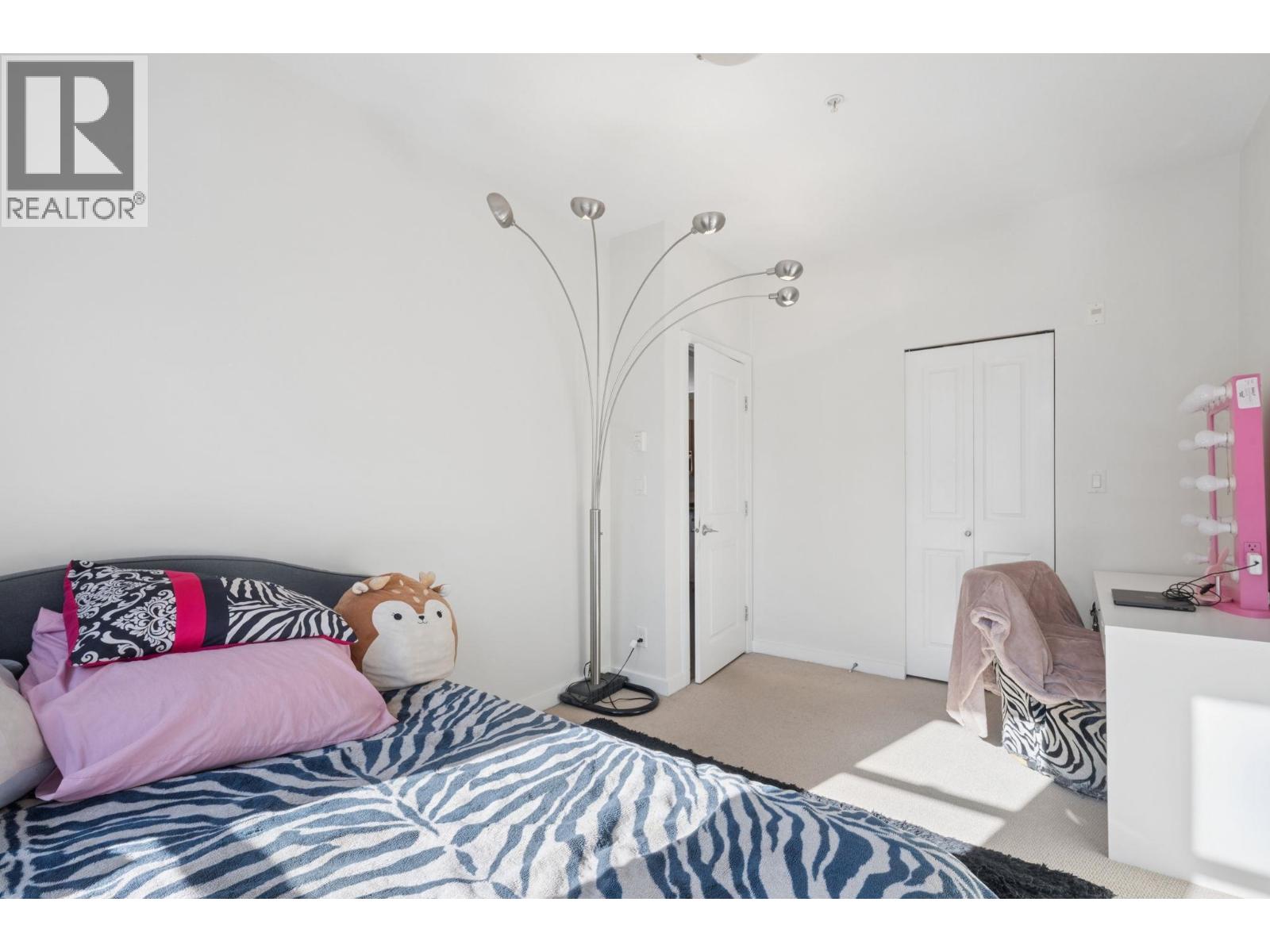 307 245 Ross Drive, New Westminster, British Columbia  V3L 0C6 - Photo 17 - R3159300