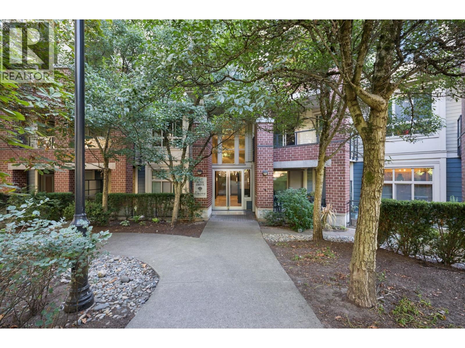 307 245 Ross Drive, New Westminster, British Columbia  V3L 0C6 - Photo 33 - R3159300