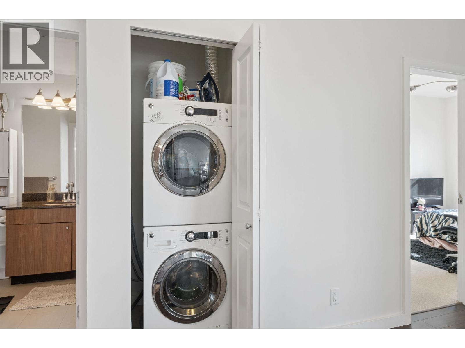 307 245 Ross Drive, New Westminster, British Columbia  V3L 0C6 - Photo 25 - R3159300