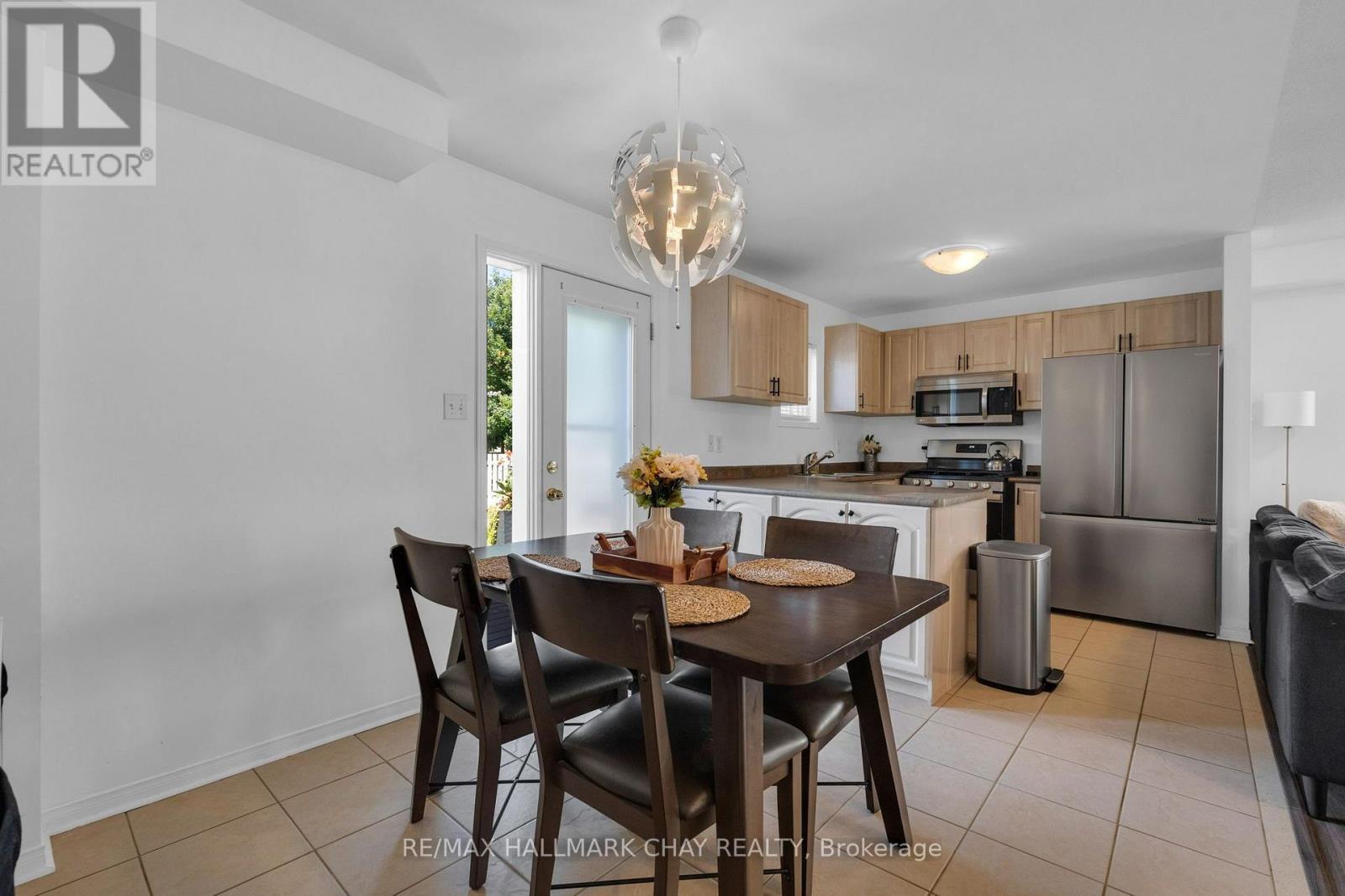 38 Admiral Crescent, Essa, Ontario  L0M 1B4 - Photo 8 - N13725410