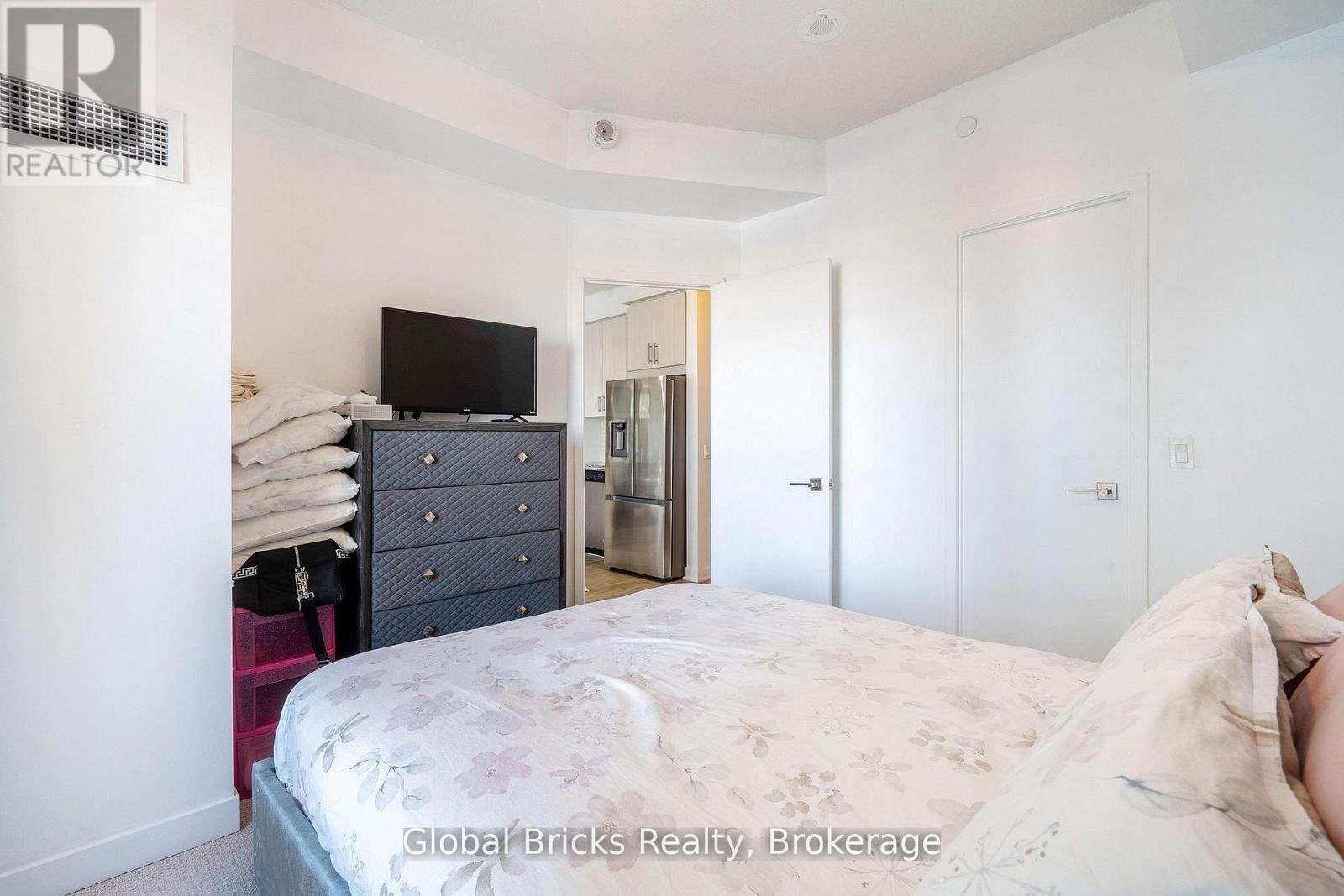 1405 - 4085 Parkside Village Drive, Mississauga, Ontario L5B 0K9 - Photo 18 - W13725400