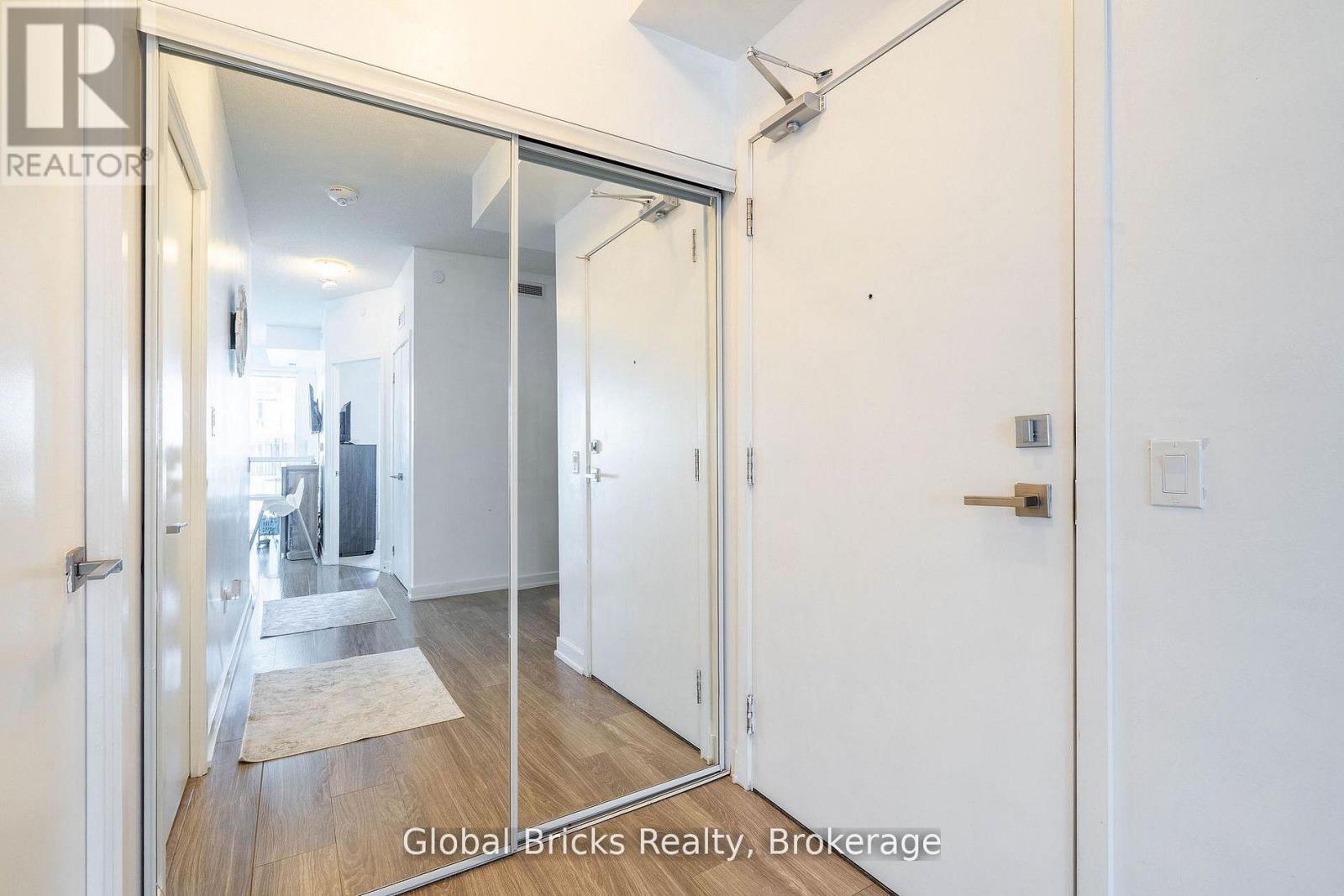 1405 - 4085 Parkside Village Drive, Mississauga, Ontario L5B 0K9 - Photo 5 - W13725400