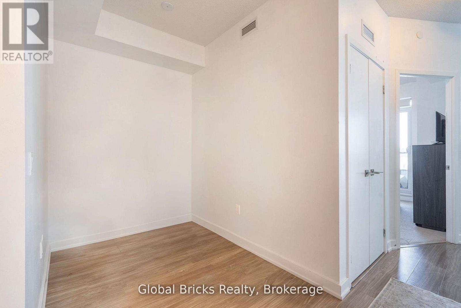 1405 - 4085 Parkside Village Drive, Mississauga, Ontario L5B 0K9 - Photo 9 - W13725400