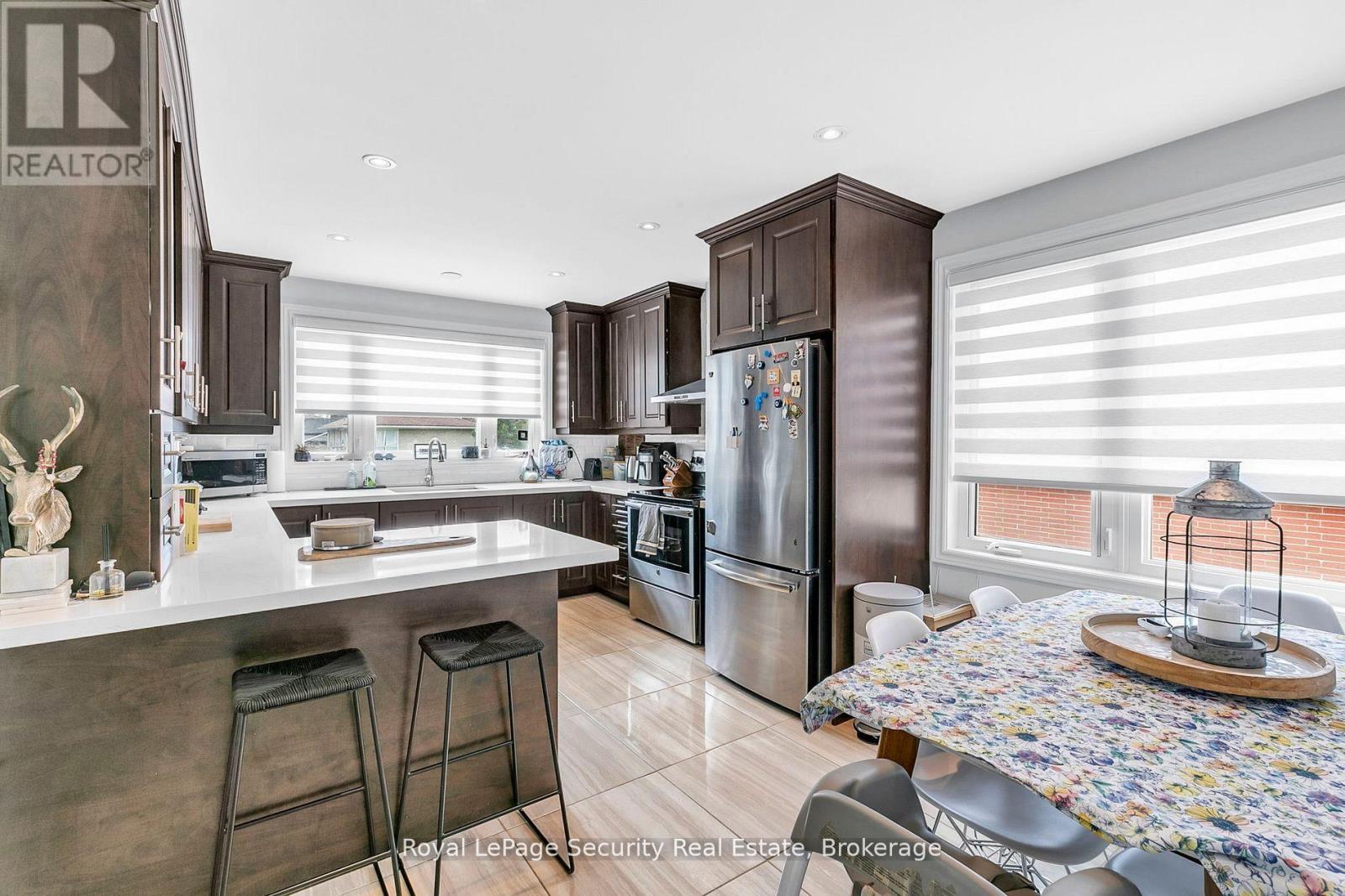 251 Thistle Down Boulevard, Toronto, Ontario  M9V 1K6 - Photo 10 - W13725426