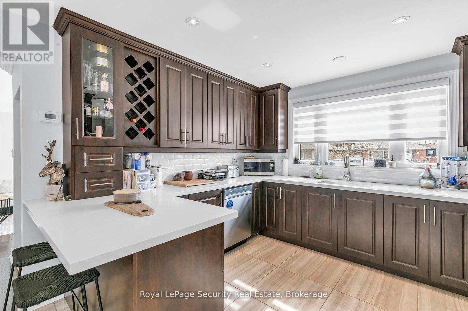 251 Thistle Down Boulevard, Toronto, Ontario  M9V 1K6 - Photo 11 - W13725426