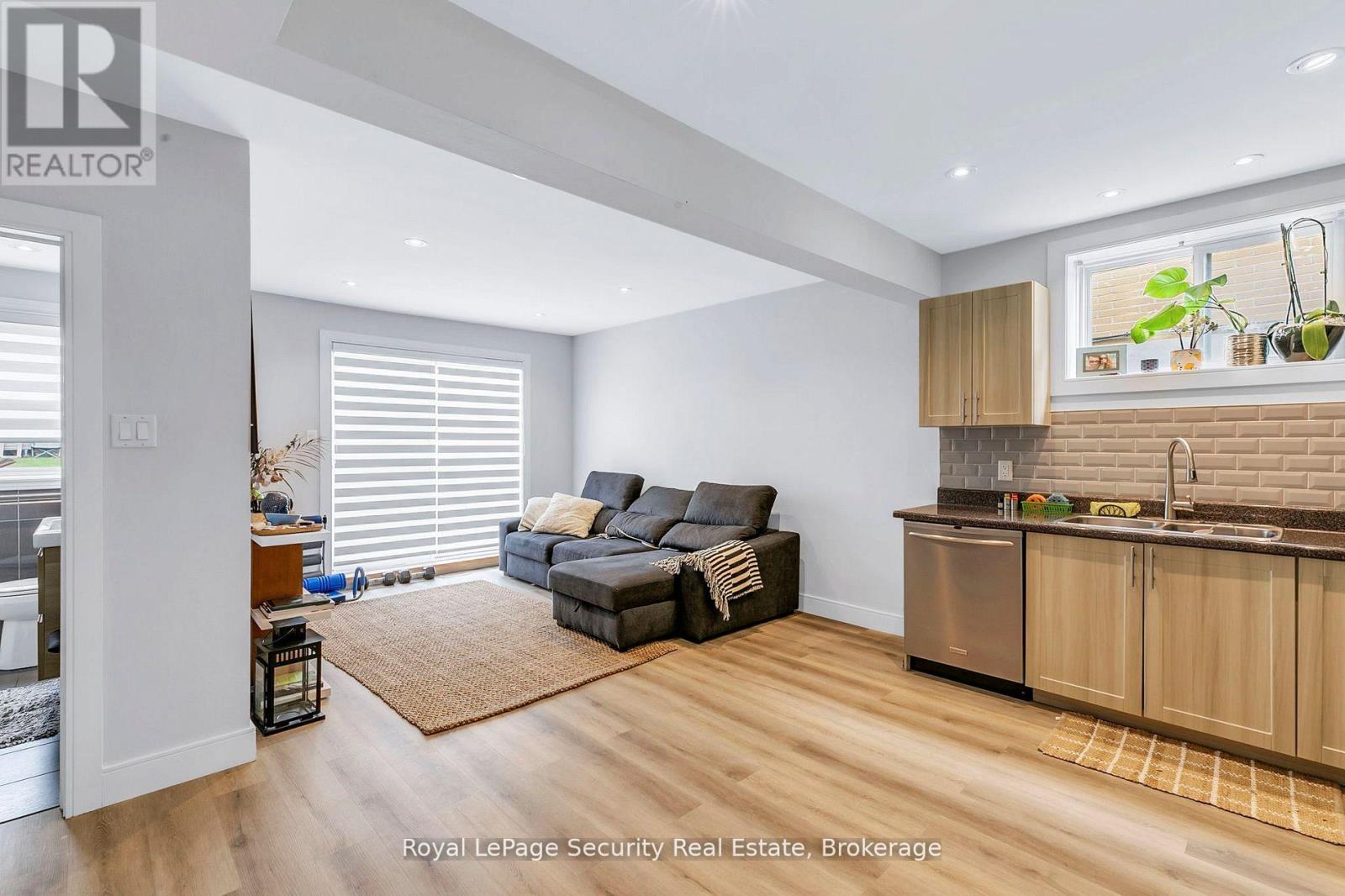 251 Thistle Down Boulevard, Toronto, Ontario  M9V 1K6 - Photo 26 - W13725426