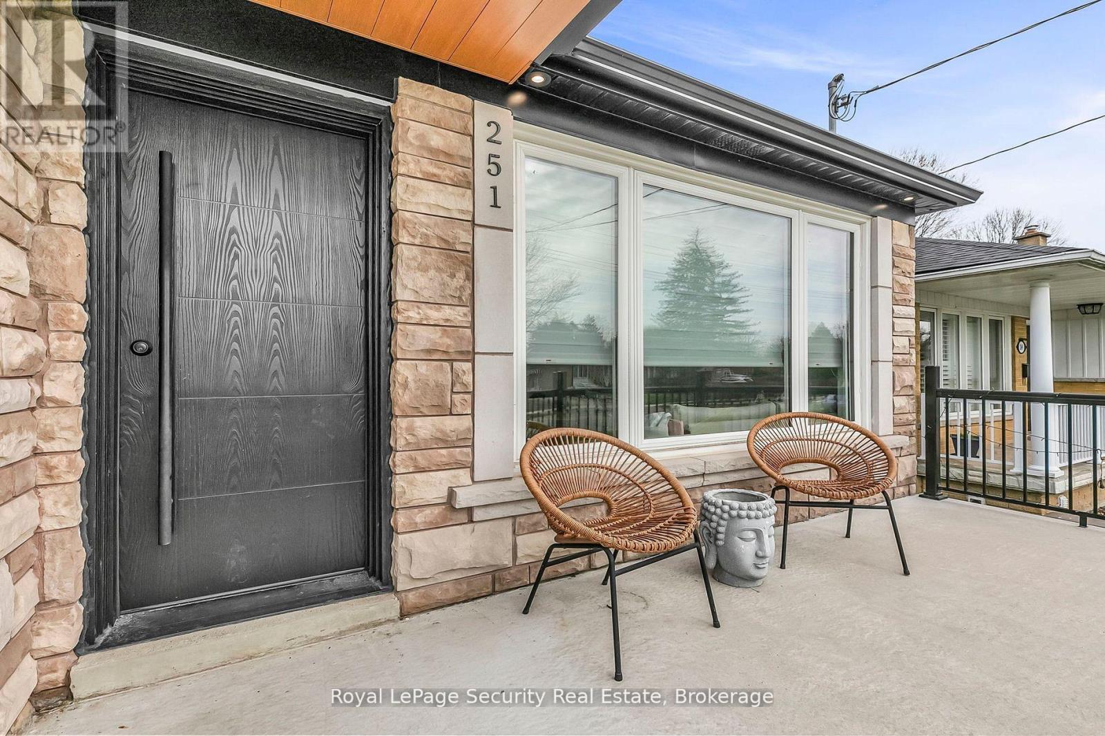 251 Thistle Down Boulevard, Toronto, Ontario  M9V 1K6 - Photo 4 - W13725426