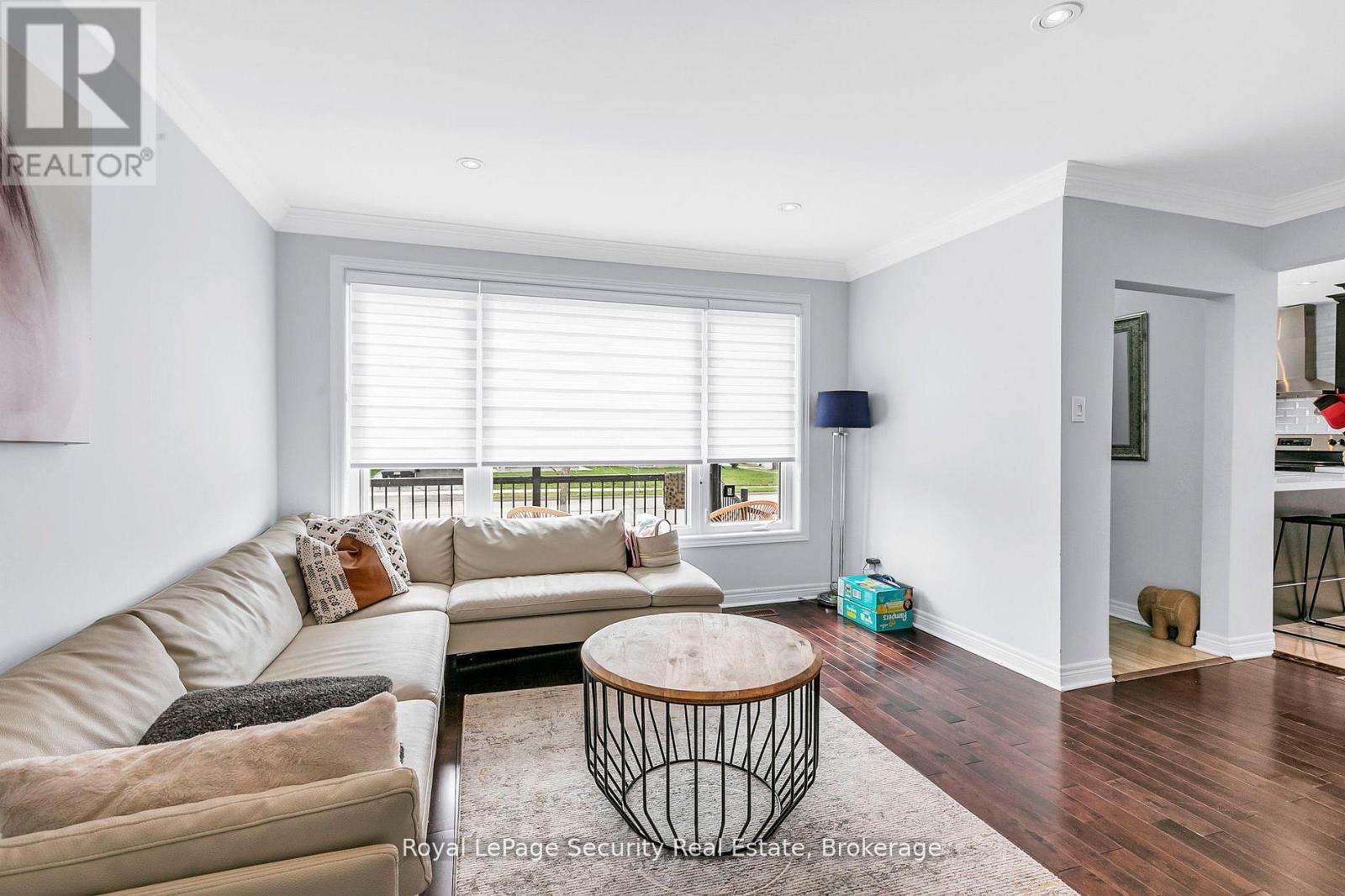251 Thistle Down Boulevard, Toronto, Ontario  M9V 1K6 - Photo 9 - W13725426