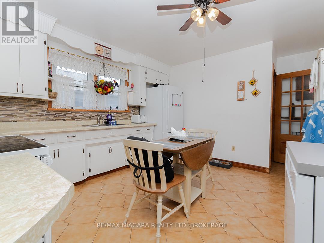 90 John Street, Port Colborne, Ontario  L3K 1R2 - Photo 10 - X13725484