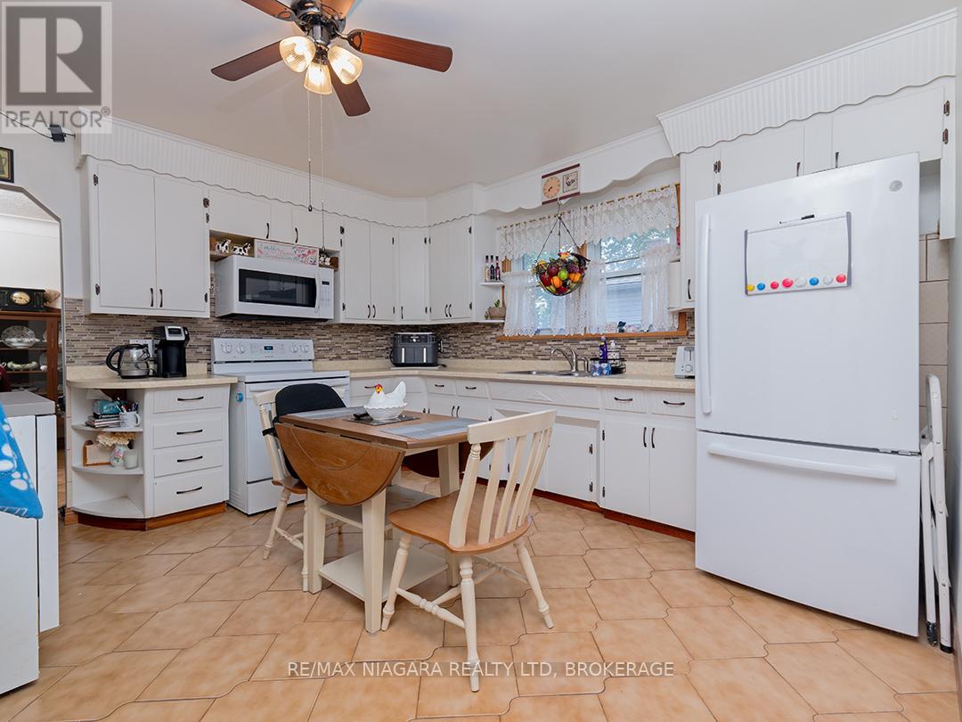 90 John Street, Port Colborne, Ontario  L3K 1R2 - Photo 9 - X13725484