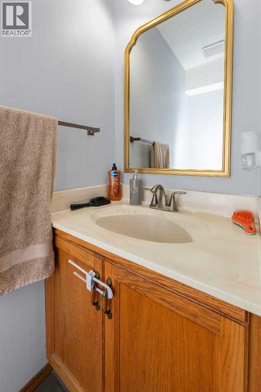 56 Martinglen Place NE, Calgary, Alberta  T3J 3J1 - Photo 17 - A2340152