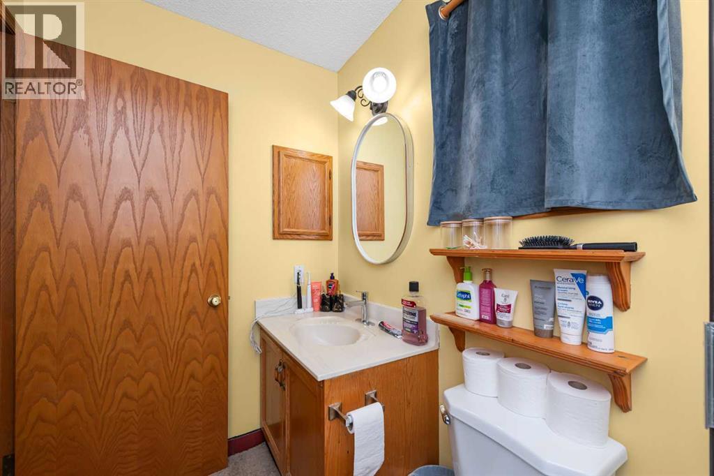 56 Martinglen Place NE, Calgary, Alberta  T3J 3J1 - Photo 21 - A2340152