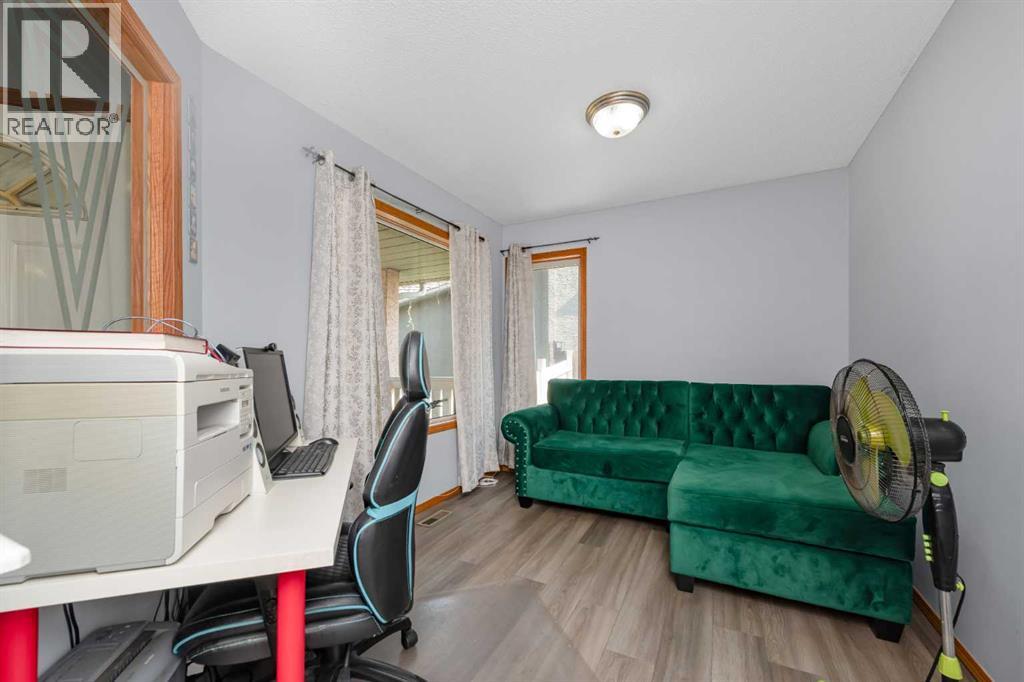 56 Martinglen Place NE, Calgary, Alberta  T3J 3J1 - Photo 14 - A2340152
