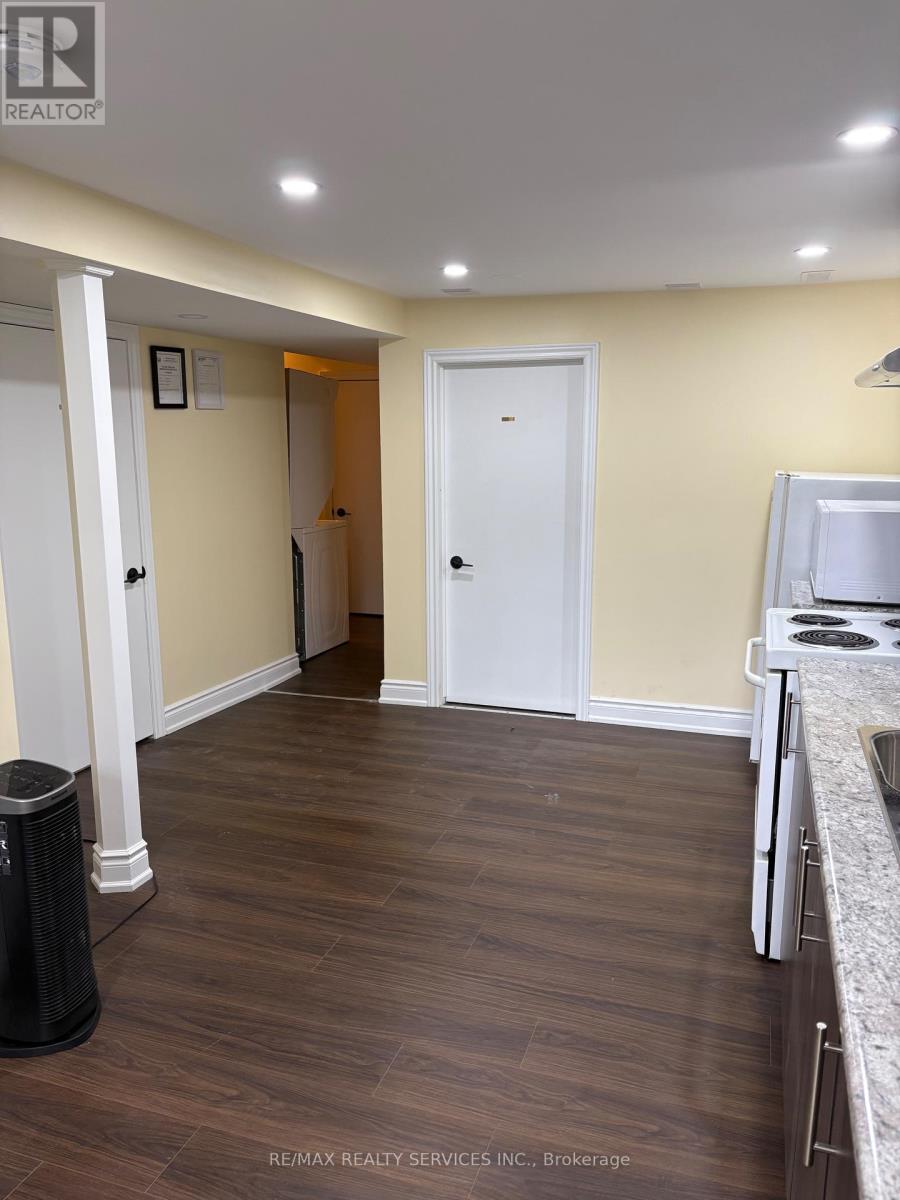 Basement - 60 Newbridge Crescent, Brampton (Westgate), Ontario  L6S 4B3 - Photo 10 - W13719094