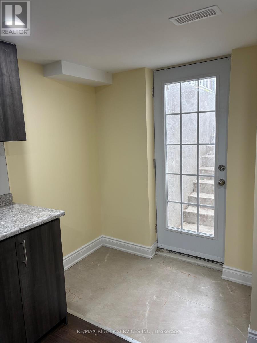 Basement - 60 Newbridge Crescent, Brampton (Westgate), Ontario  L6S 4B3 - Photo 11 - W13719094