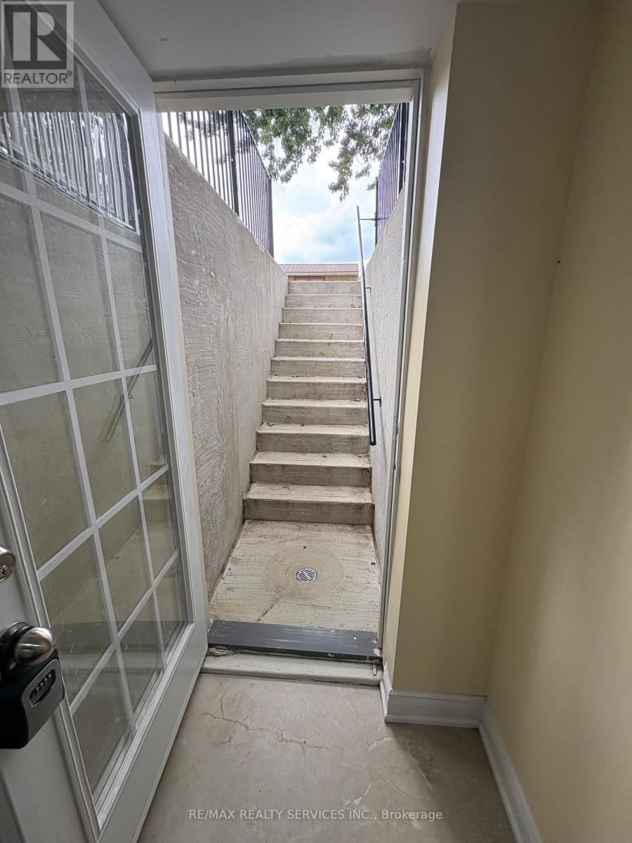Basement - 60 Newbridge Crescent, Brampton (Westgate), Ontario  L6S 4B3 - Photo 2 - W13719094