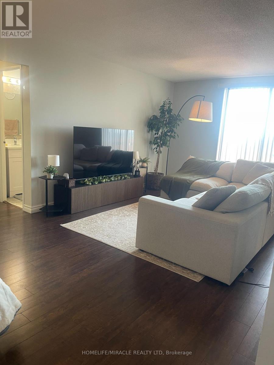 810 - 3555 Derry Road E, Mississauga, Ontario  L4T 1B2 - Photo 2 - W13725474