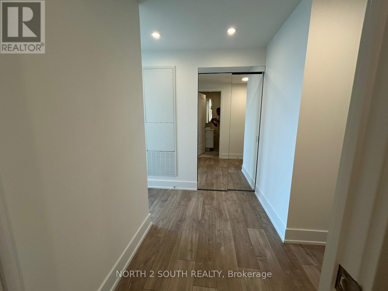 529 - 858 Dupont Street, Toronto, Ontario M6G 0C1 - Photo 5 - W13721740