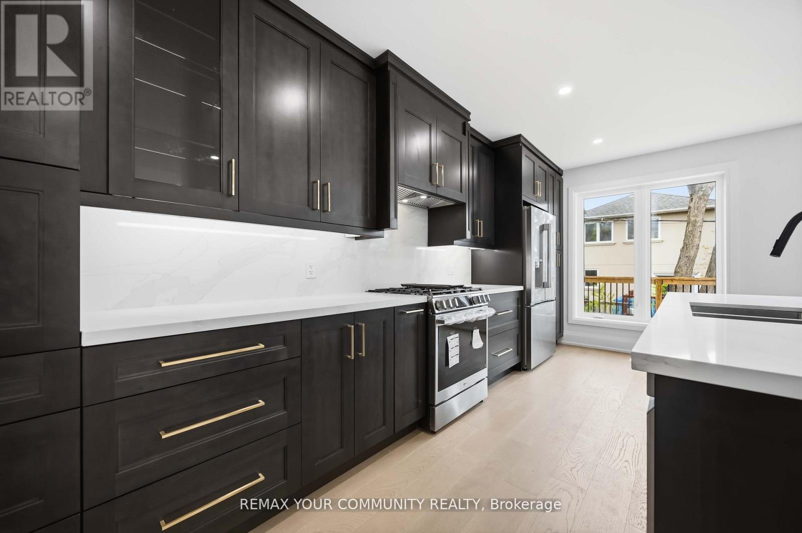 20 Castille Avenue, Toronto, Ontario  M1R 2C1 - Photo 8 - E13704652