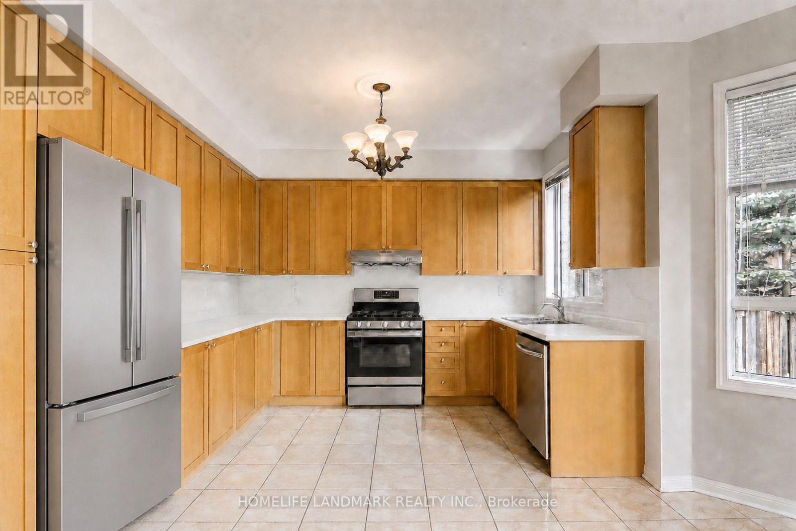 51 Raffia Avenue, Richmond Hill, Ontario  L4E 4N1 - Photo 11 - N13711354