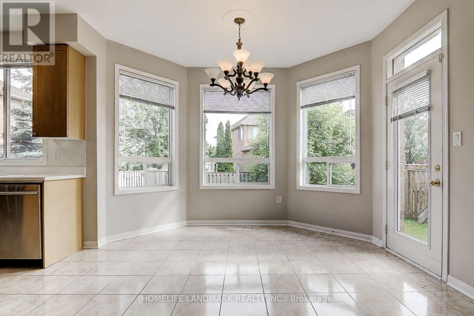 51 Raffia Avenue, Richmond Hill, Ontario  L4E 4N1 - Photo 12 - N13711354