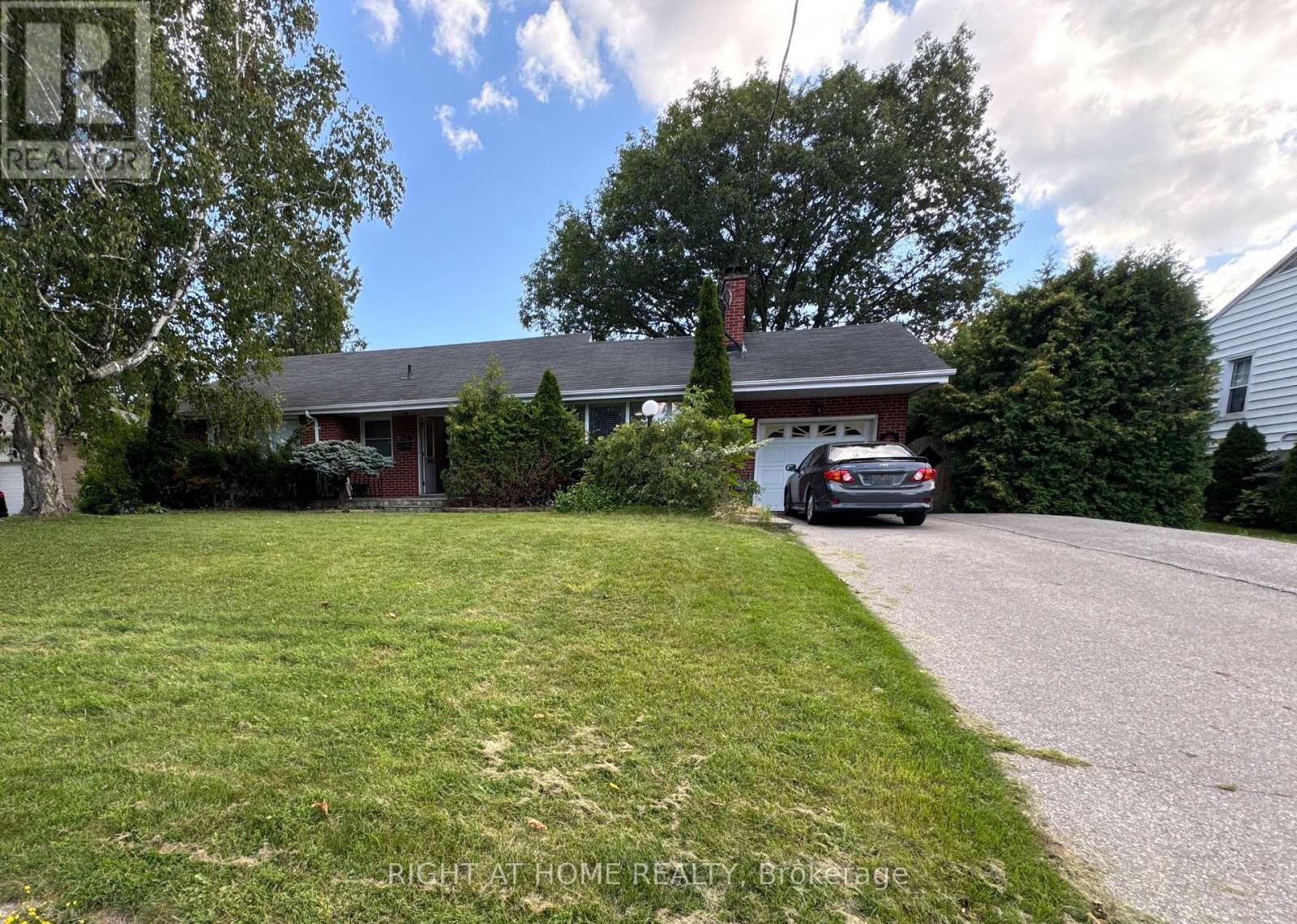 77 CHURCHILL AVENUE, Oshawa, Ontario