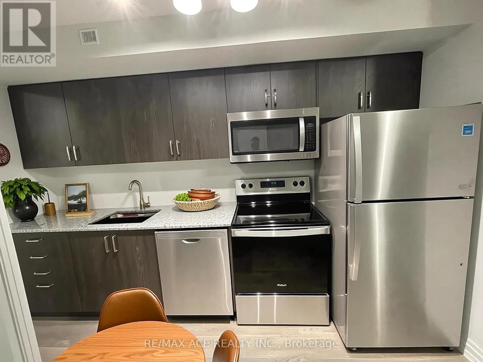 522 - 20 Meadowglen Place, Toronto, Ontario  M1H 2Y5 - Photo 2 - E13725520