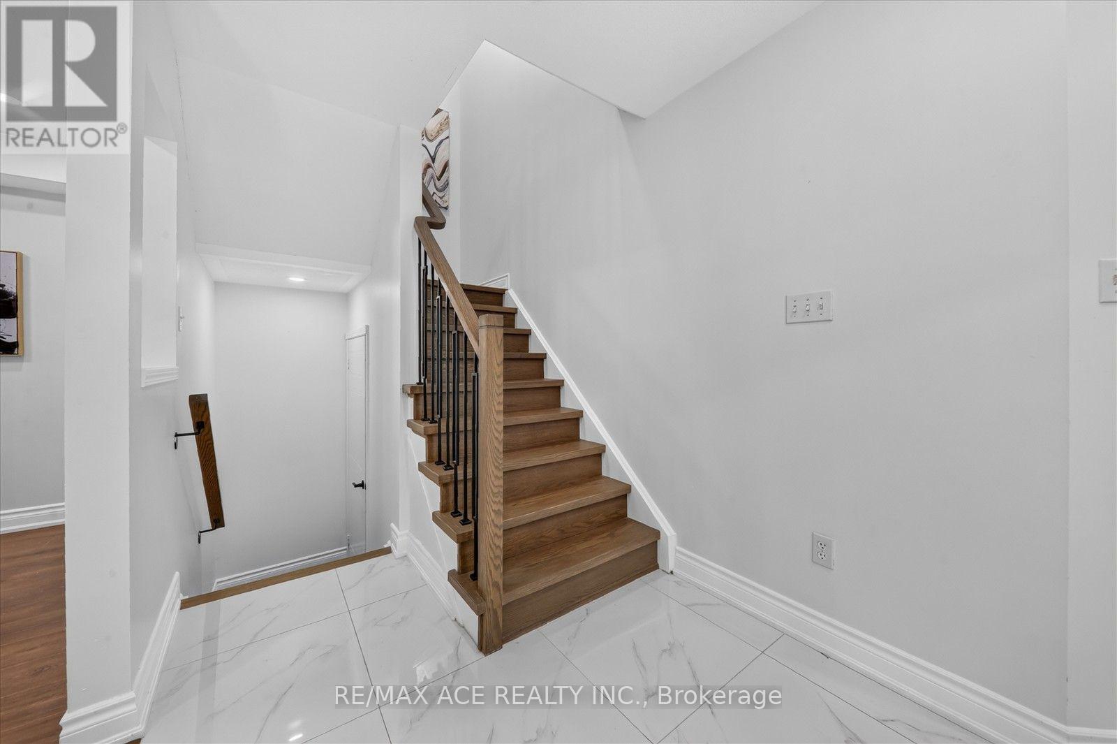 86 Solmar Avenue, Whitby, Ontario  L1R 3G2 - Photo 10 - E13725530