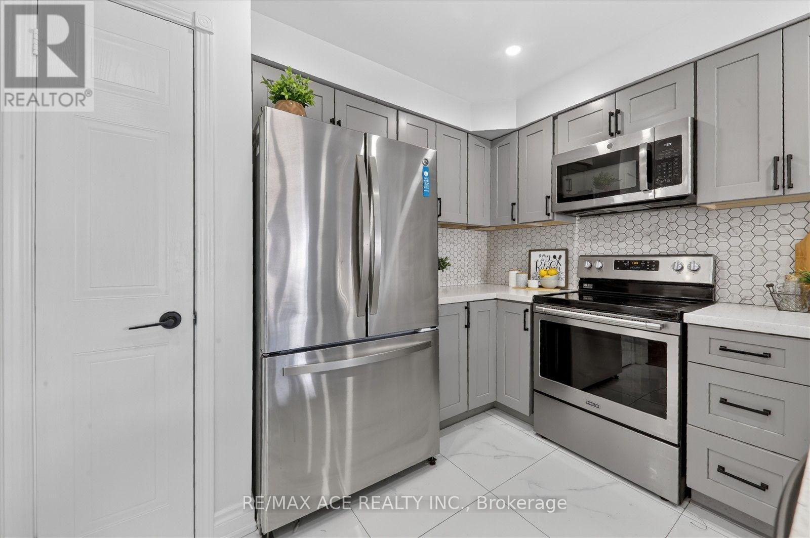 86 Solmar Avenue, Whitby, Ontario  L1R 3G2 - Photo 19 - E13725530