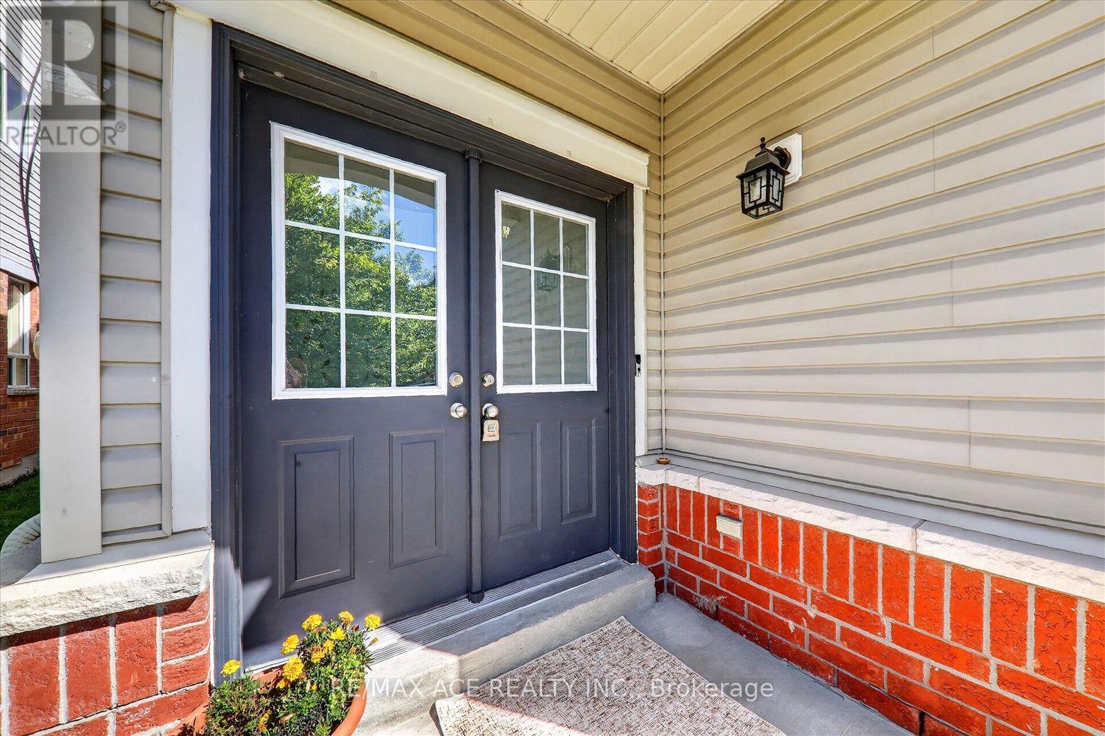 86 Solmar Avenue, Whitby, Ontario  L1R 3G2 - Photo 5 - E13725530
