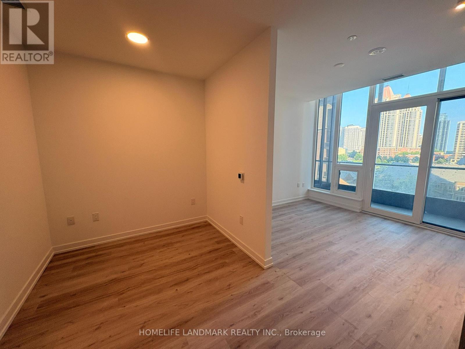 505 - 395 Square One Drive, Mississauga, Ontario  L5B 0P6 - Photo 5 - W13725536