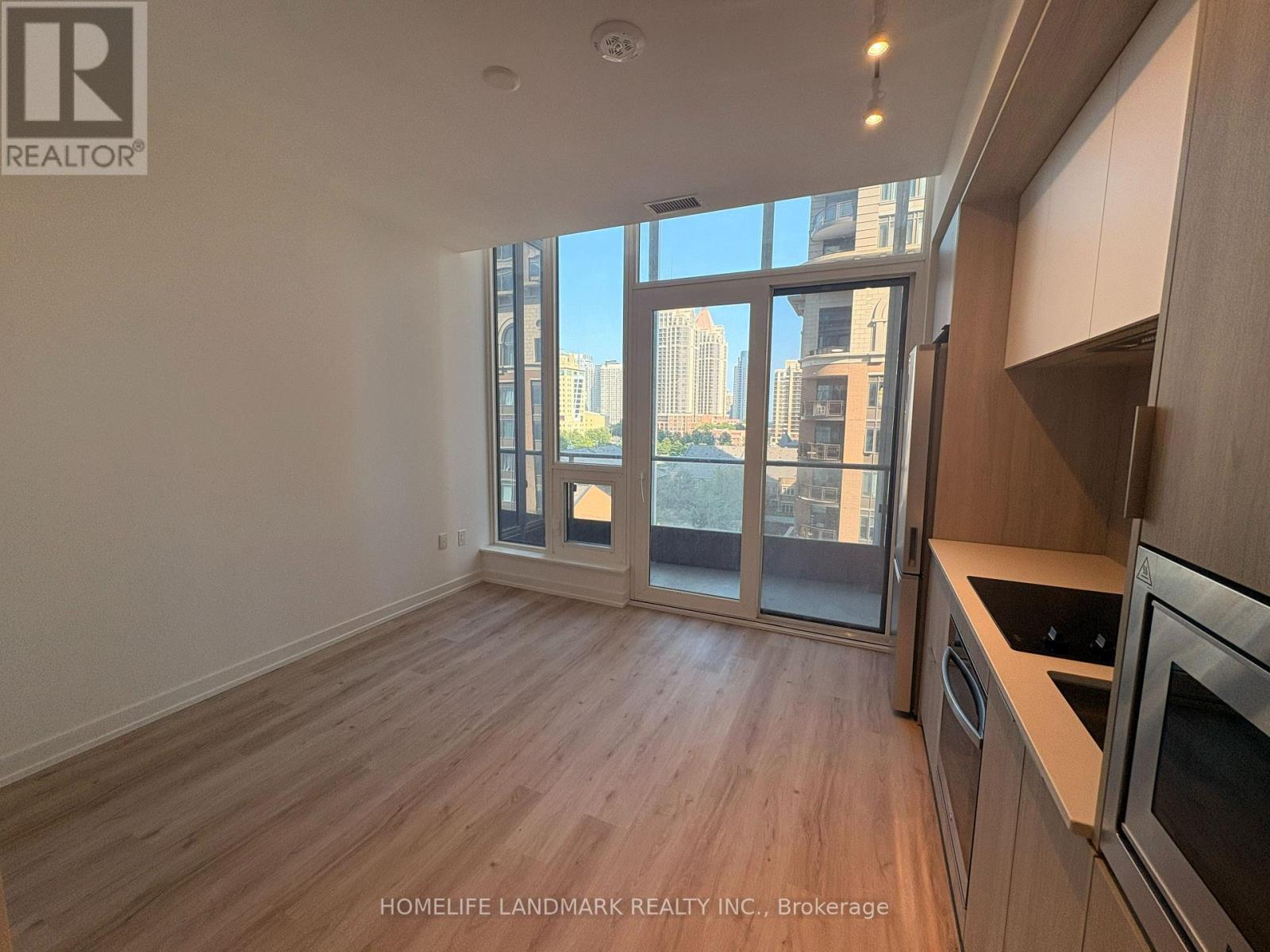 505 - 395 Square One Drive, Mississauga, Ontario  L5B 0P6 - Photo 6 - W13725536