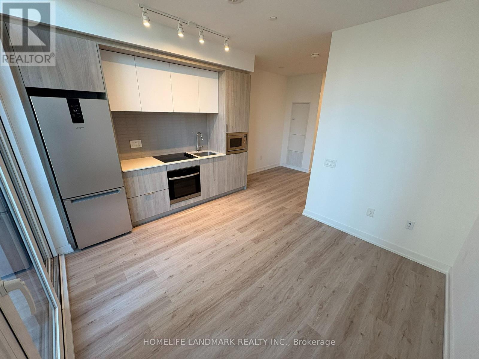 505 - 395 Square One Drive, Mississauga, Ontario  L5B 0P6 - Photo 7 - W13725536