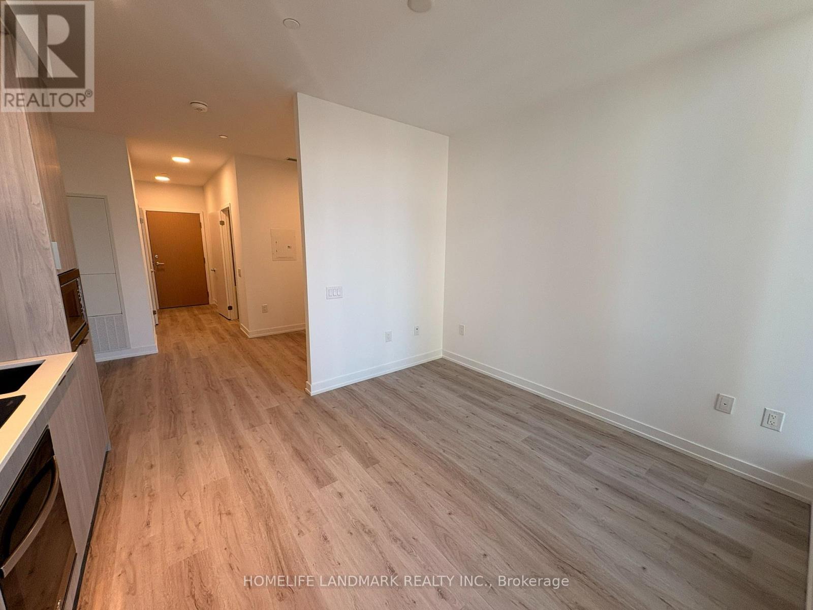 505 - 395 Square One Drive, Mississauga, Ontario  L5B 0P6 - Photo 8 - W13725536