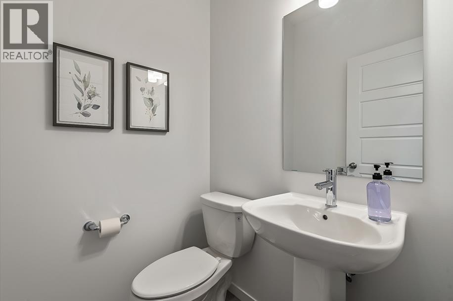 270 Creekside Manor SW, Calgary, Alberta  T2X 4B9 - Photo 14 - A2336327