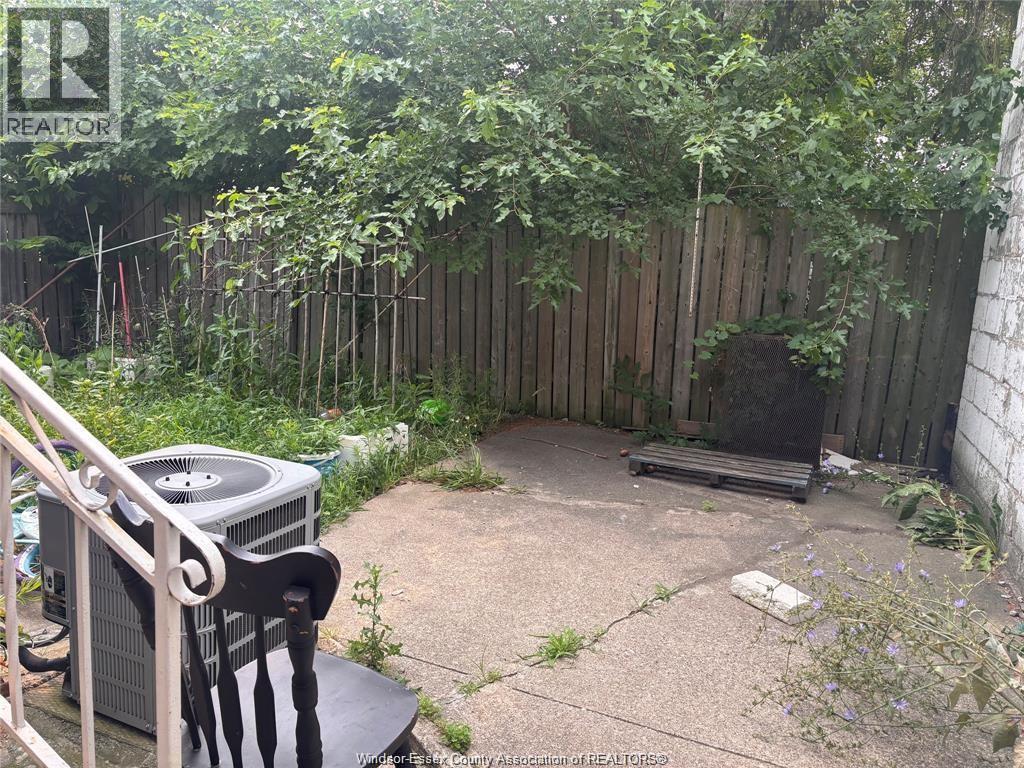 637 Tuscarora, Windsor, Ontario  N9A 3M3 - Photo 6 - 26020939