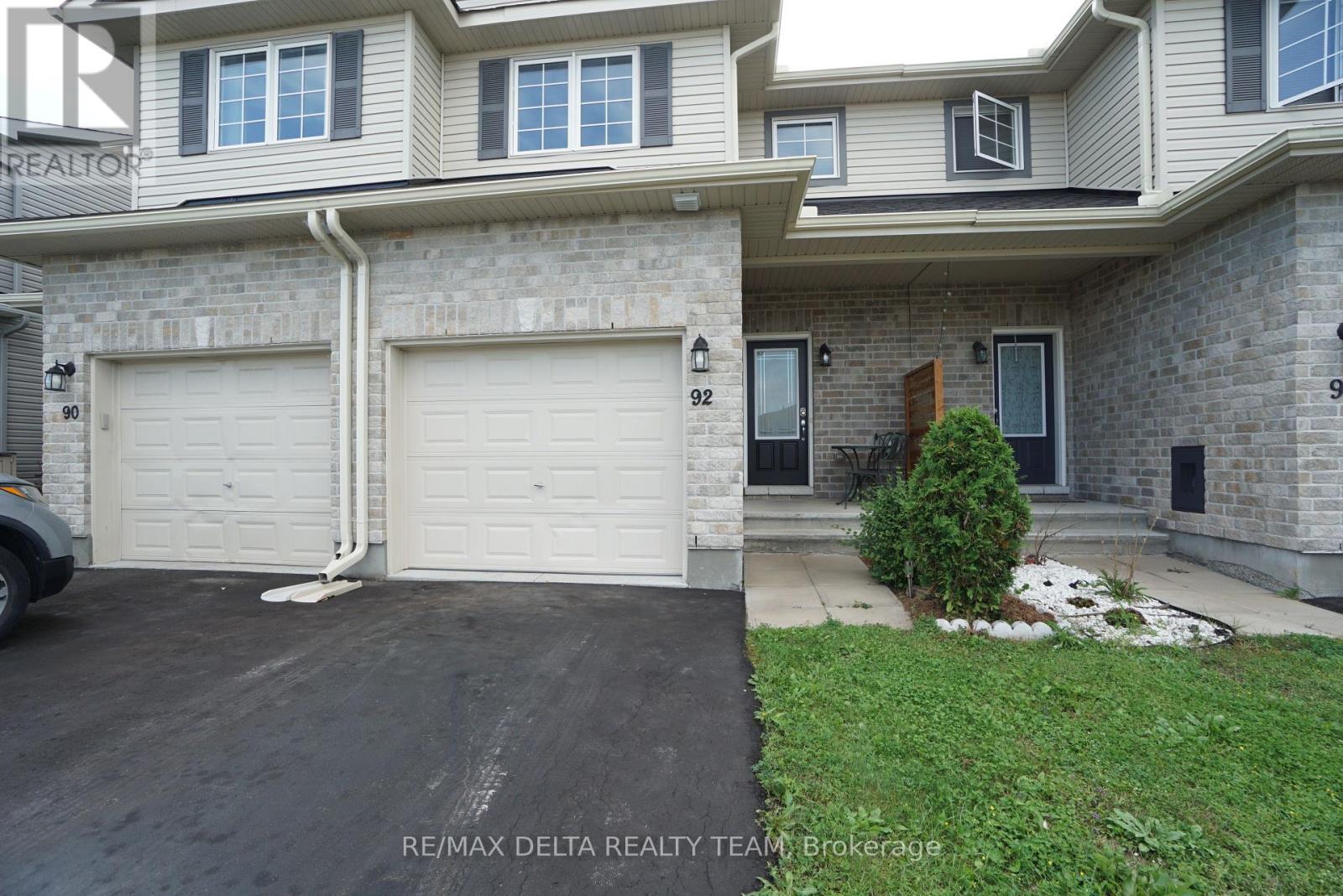 92 Bellwood Drive, Arnprior, Ontario  K7S 0H7 - Photo 2 - X13725550