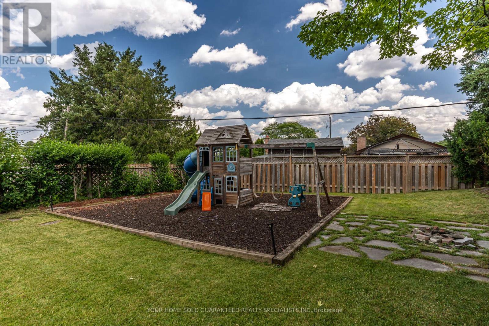 5 Hallow Crescent, Toronto, Ontario  M9W 2V8 - Photo 9 - W13520464