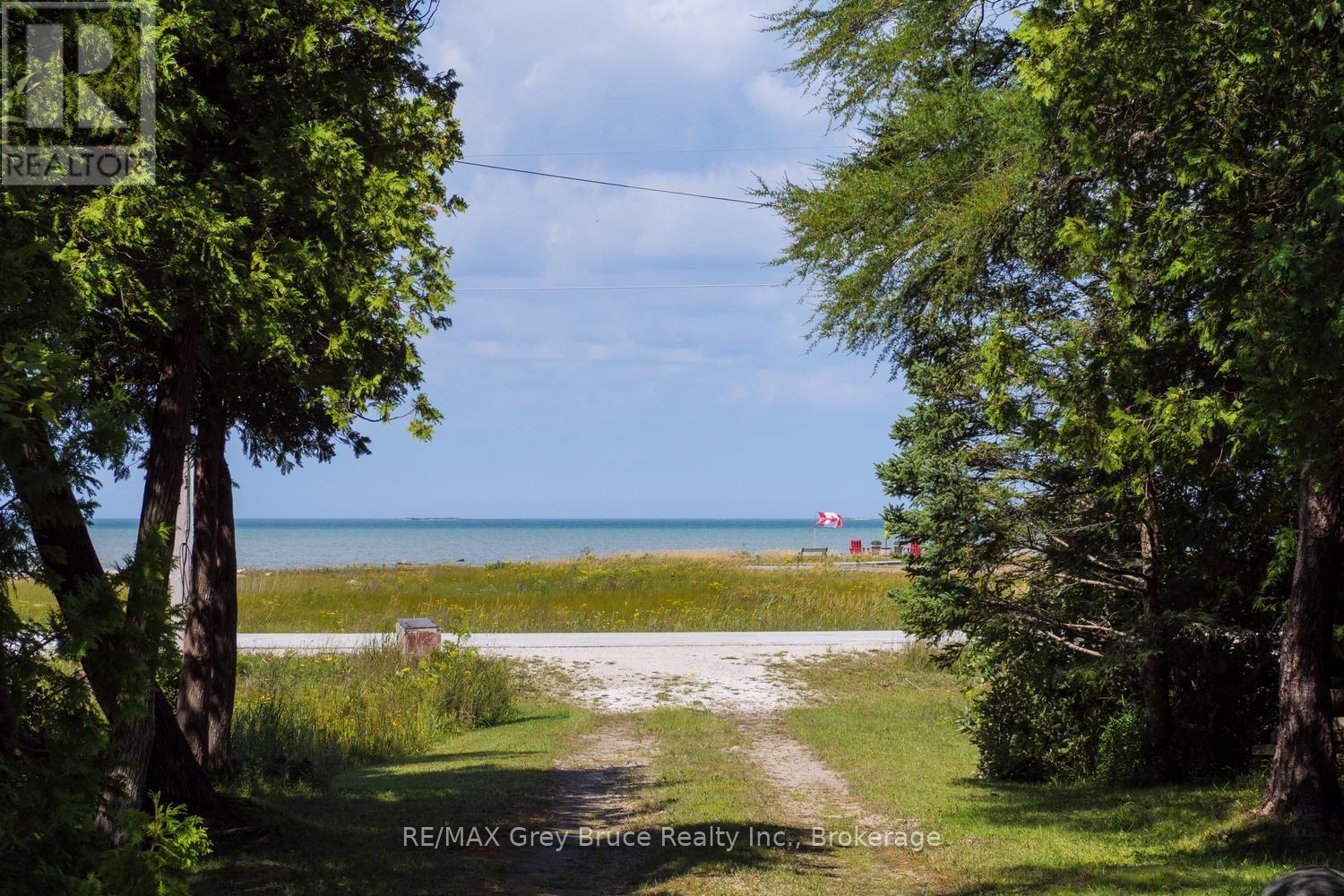 281 Shoreline Avenue, South Bruce Peninsula, Ontario  N0H 2T0 - Photo 21 - X13725540