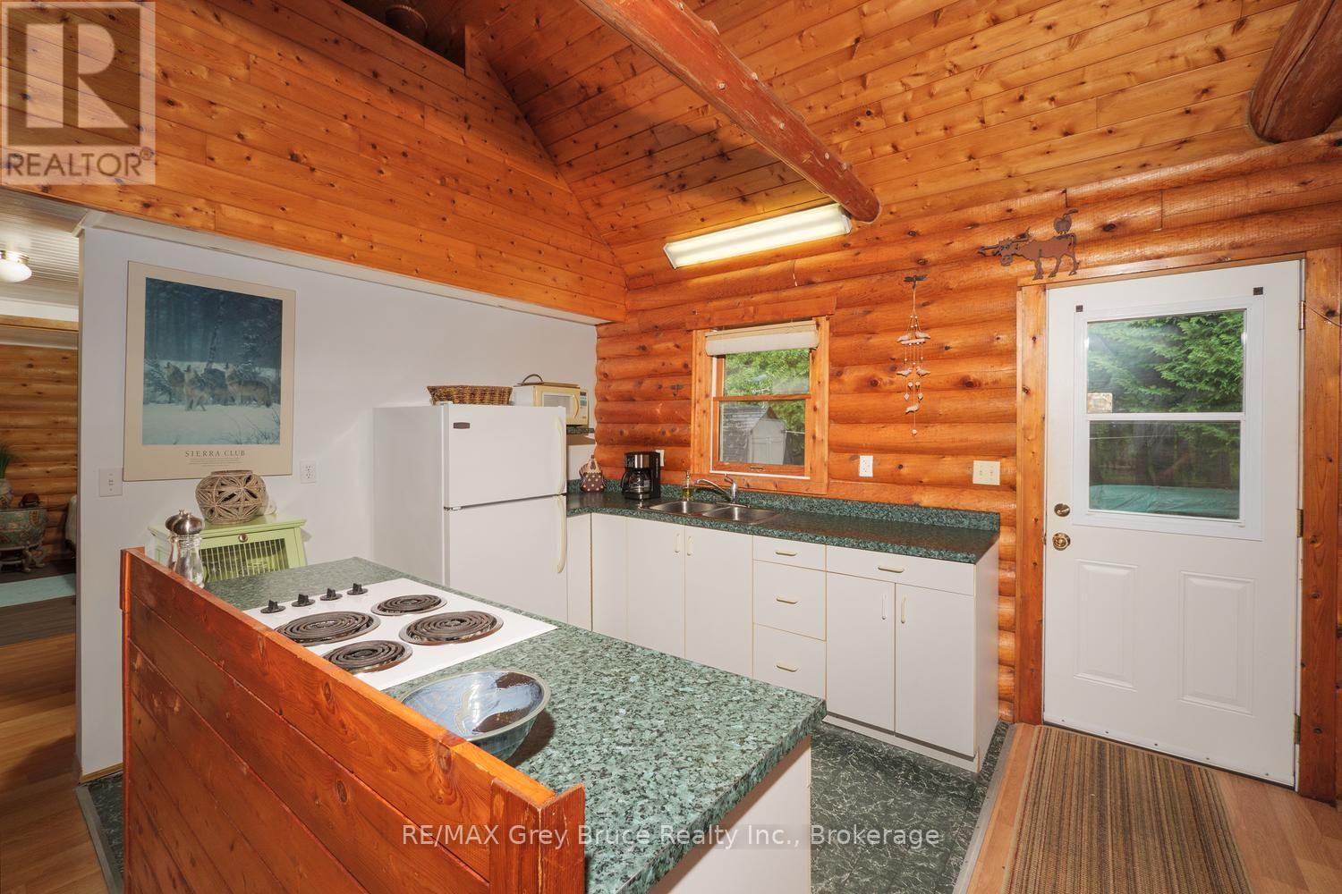 281 Shoreline Avenue, South Bruce Peninsula, Ontario  N0H 2T0 - Photo 47 - X13725540