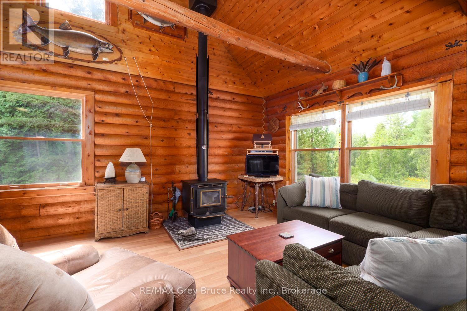 281 Shoreline Avenue, South Bruce Peninsula, Ontario  N0H 2T0 - Photo 6 - X13725540