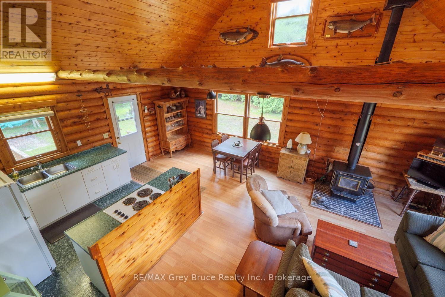 281 Shoreline Avenue, South Bruce Peninsula, Ontario  N0H 2T0 - Photo 9 - X13725540