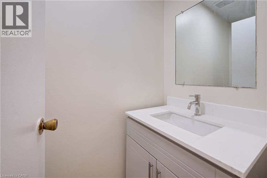 150 Westcourt Place, Waterloo, Ontario  N2L 2R7 - Photo 8 - 40858804