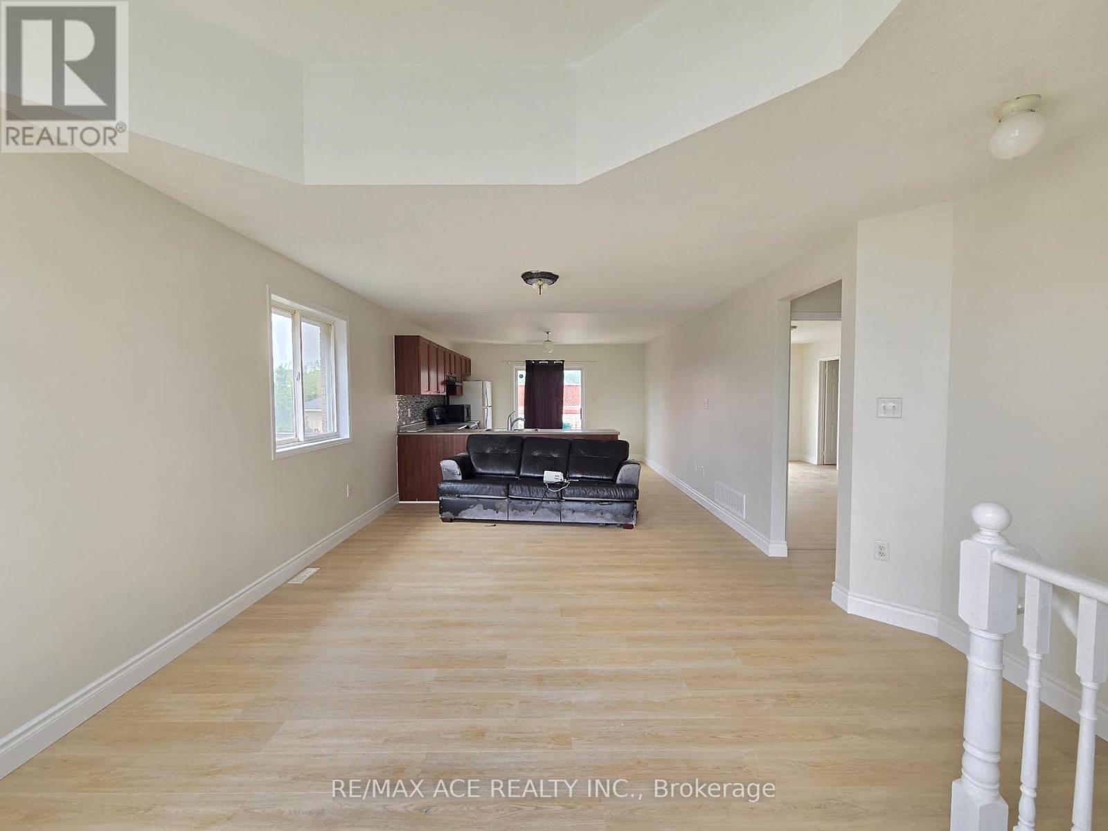 MAIN - 48 AMBLER BAY, Barrie, Ontario