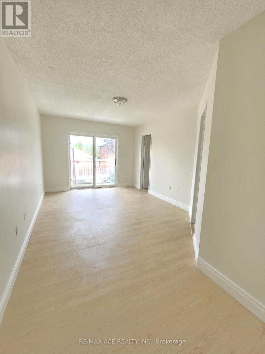 Main - 48 Ambler Bay, Barrie, Ontario  L4M 7A6 - Photo 10 - S13725538