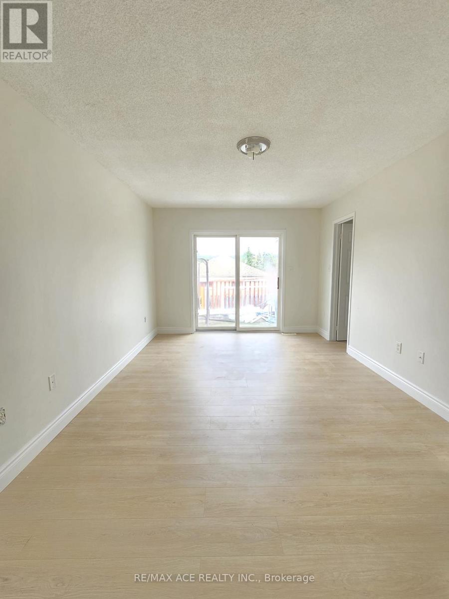 Main - 48 Ambler Bay, Barrie, Ontario  L4M 7A6 - Photo 17 - S13725538