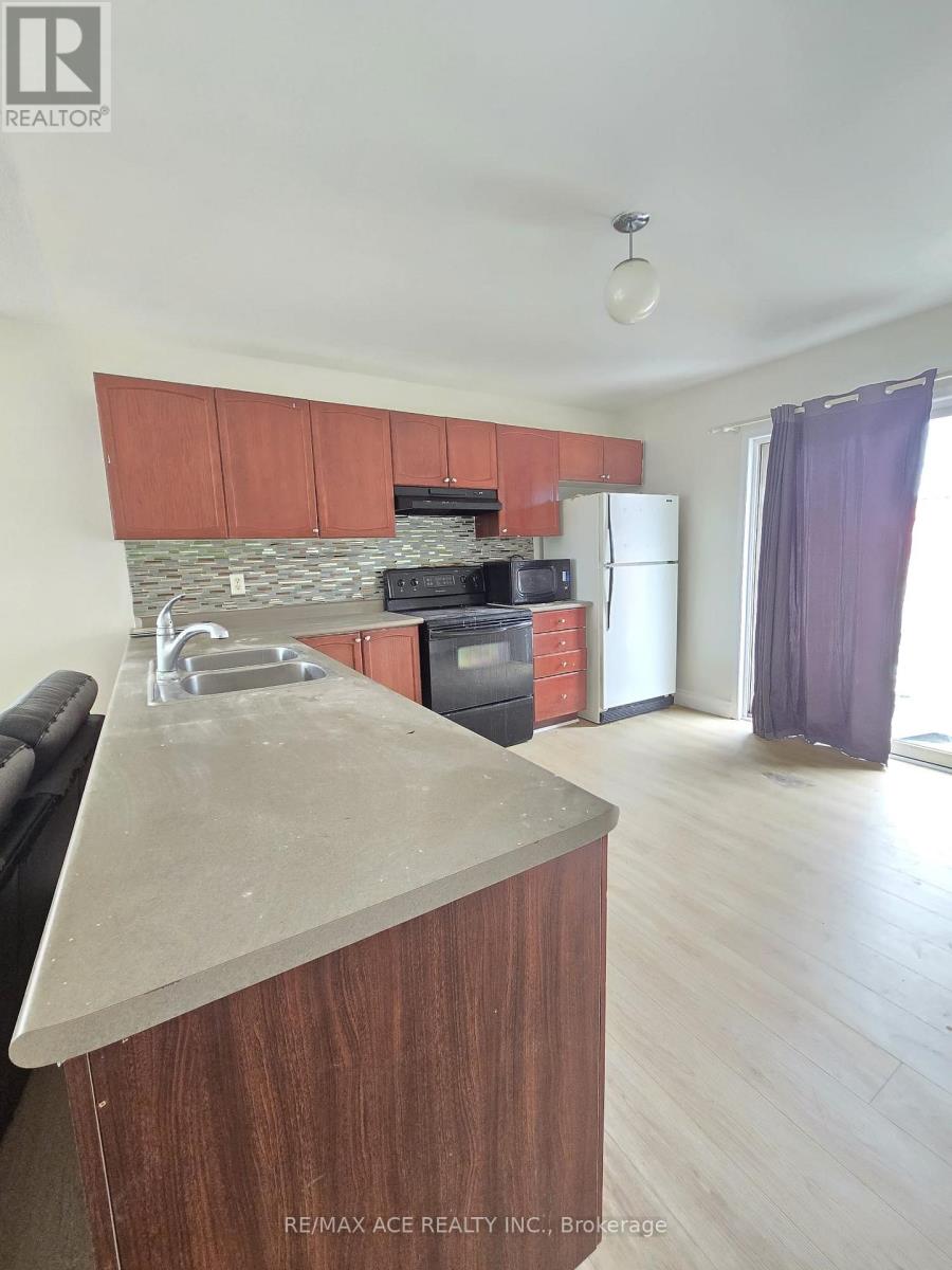 Main - 48 Ambler Bay, Barrie, Ontario  L4M 7A6 - Photo 18 - S13725538