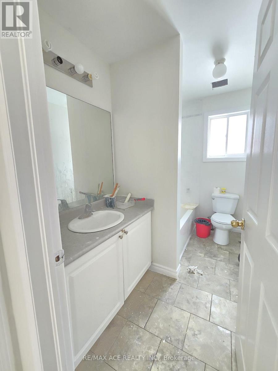 Main - 48 Ambler Bay, Barrie, Ontario  L4M 7A6 - Photo 6 - S13725538