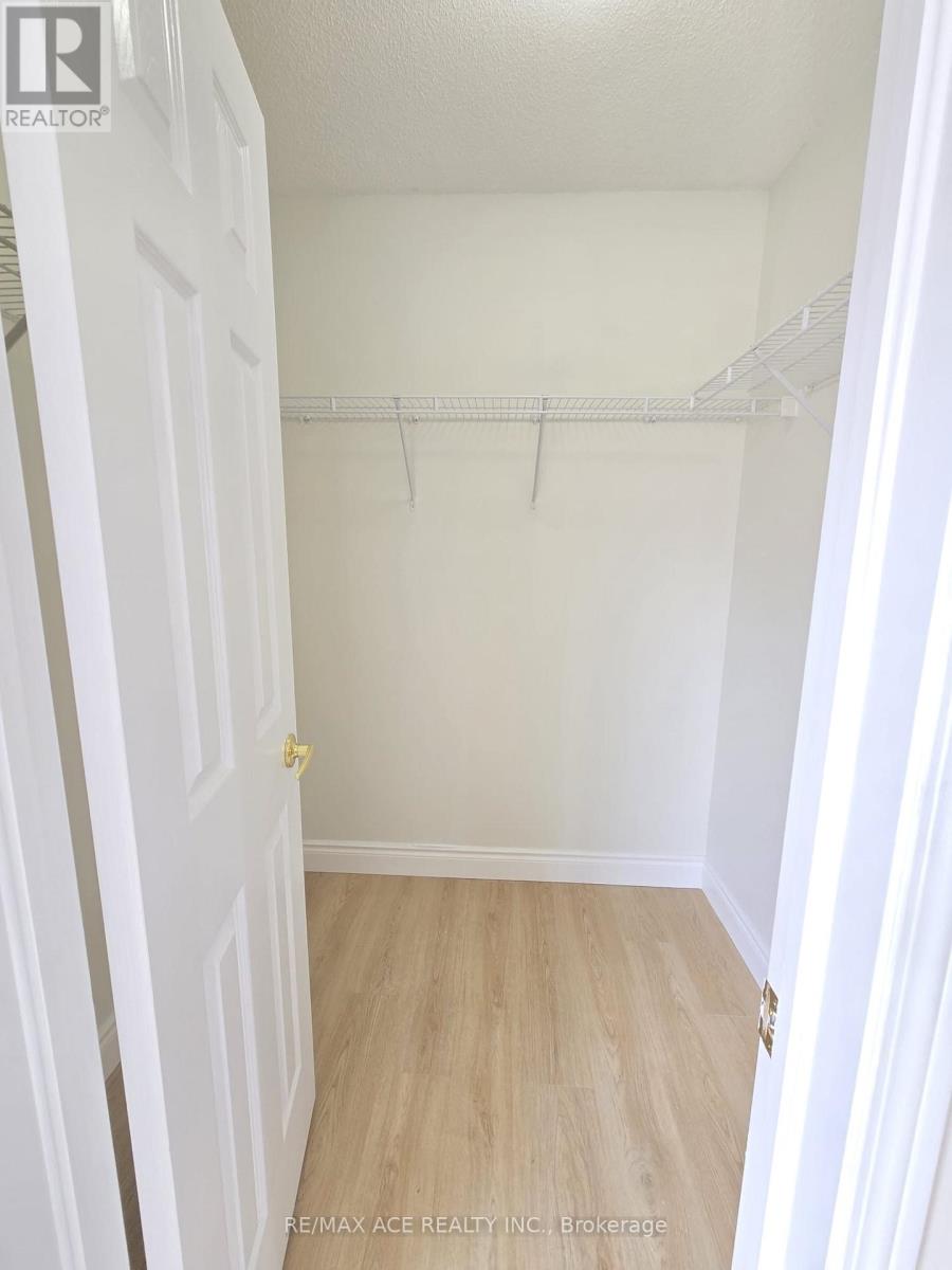Main - 48 Ambler Bay, Barrie, Ontario  L4M 7A6 - Photo 8 - S13725538